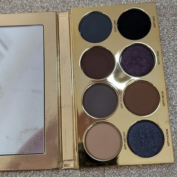 Brand new Whitney Houston LE palette - Picture 2 of 3